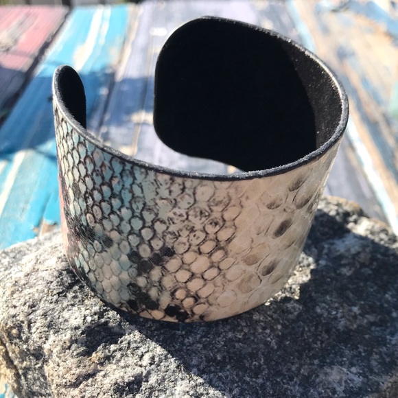 Jewelry - Cuff - Snakeskin Pattern Cuff Bangle Bracelet